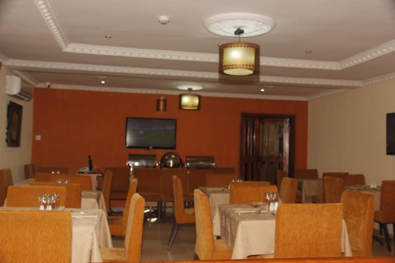 Crown Cottage Hotel Ikeja Luaran gambar