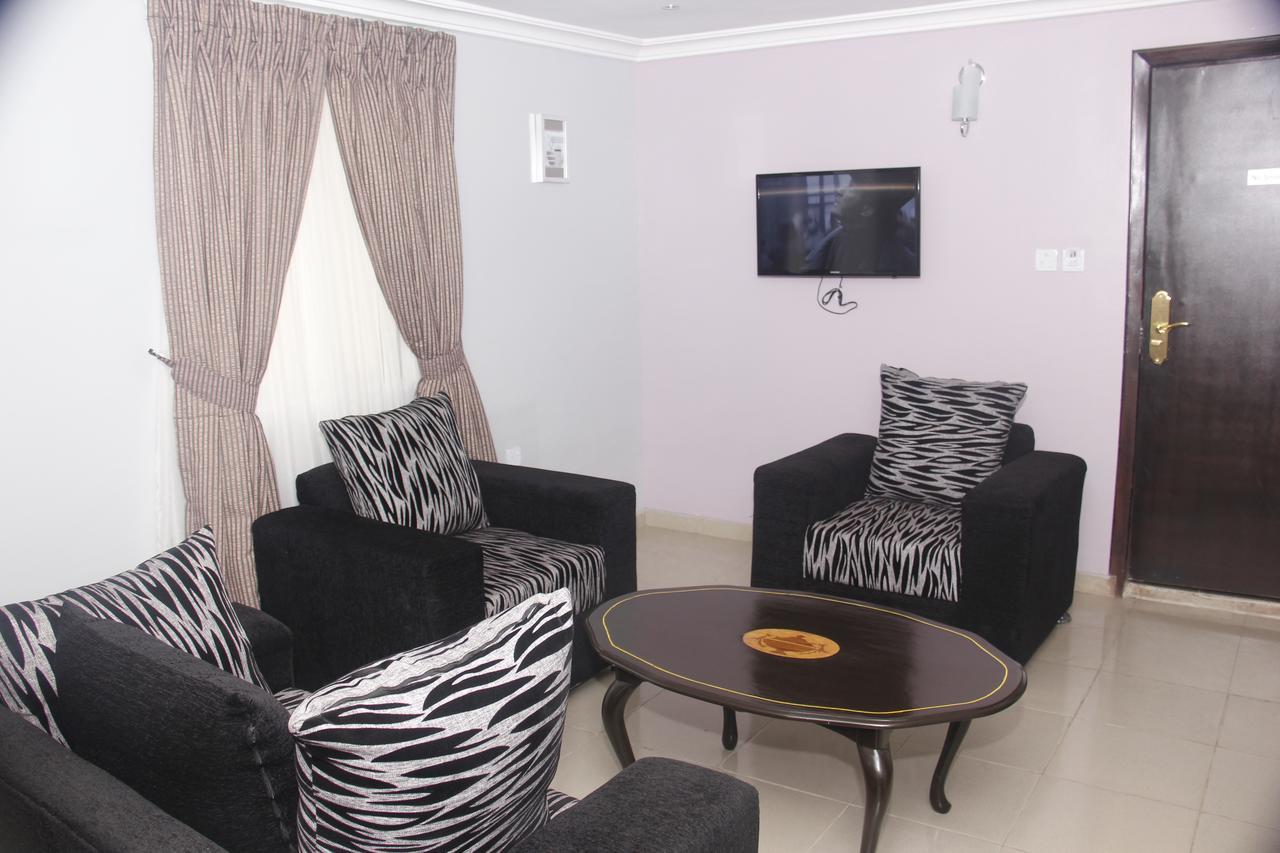 Crown Cottage Hotel Ikeja Luaran gambar