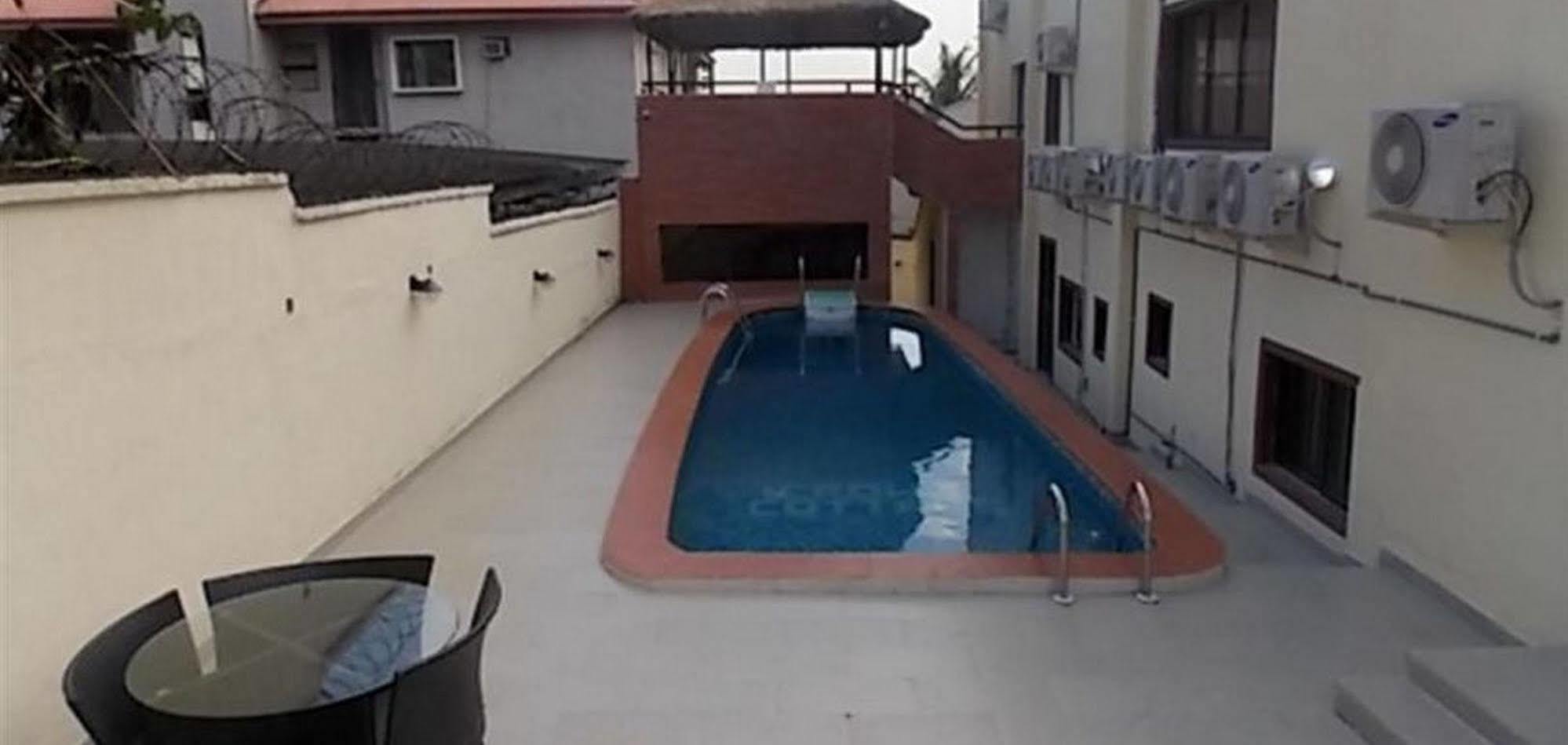 Crown Cottage Hotel Ikeja Luaran gambar